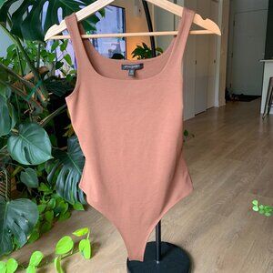 NWOT Banana Republic body size XS